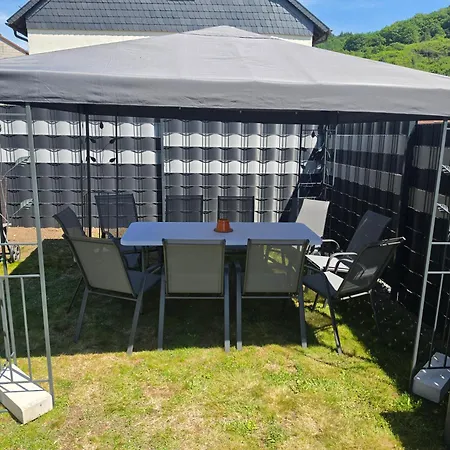Lautertal Mit Pool - Whirlpool Fuer Bis Zu 10 Personen Dom wakacyjny *